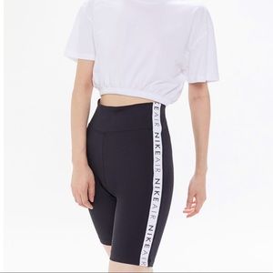 SOLD Nike air woman’s bike shorts NWT